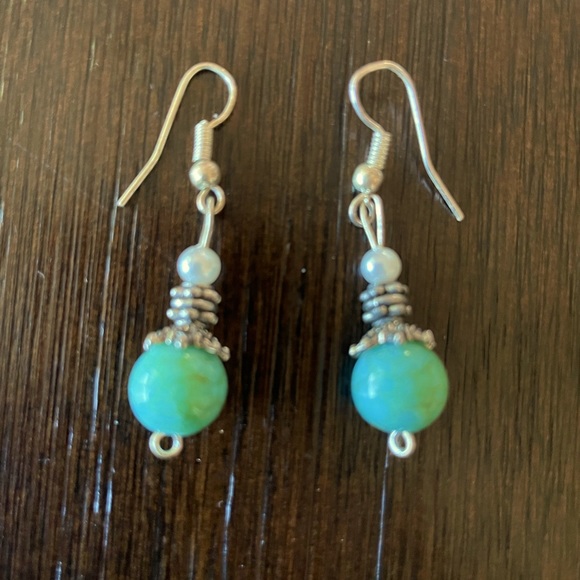 Turquoise colored earrings - Picture 2 of 2